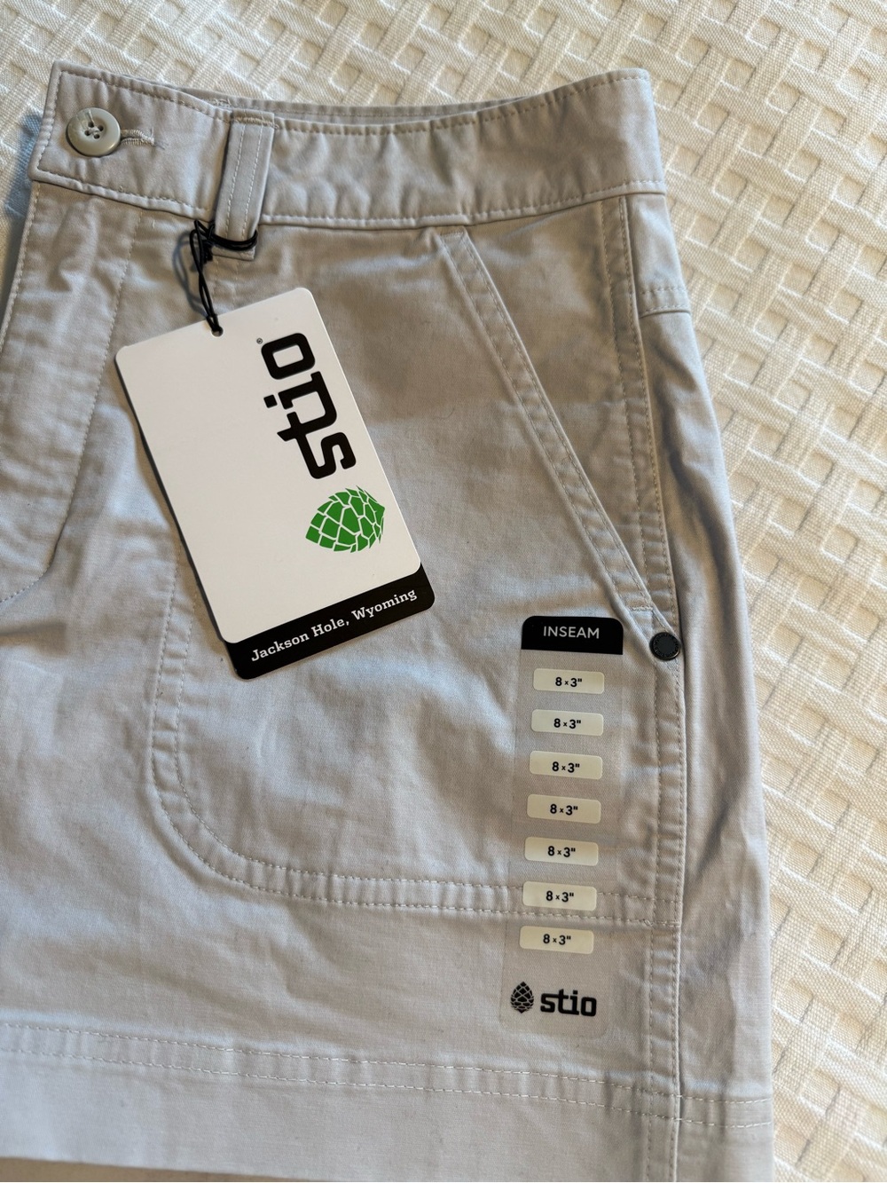 Stio Light gray Casual Organic Cotton Top with Green Leaf Logo